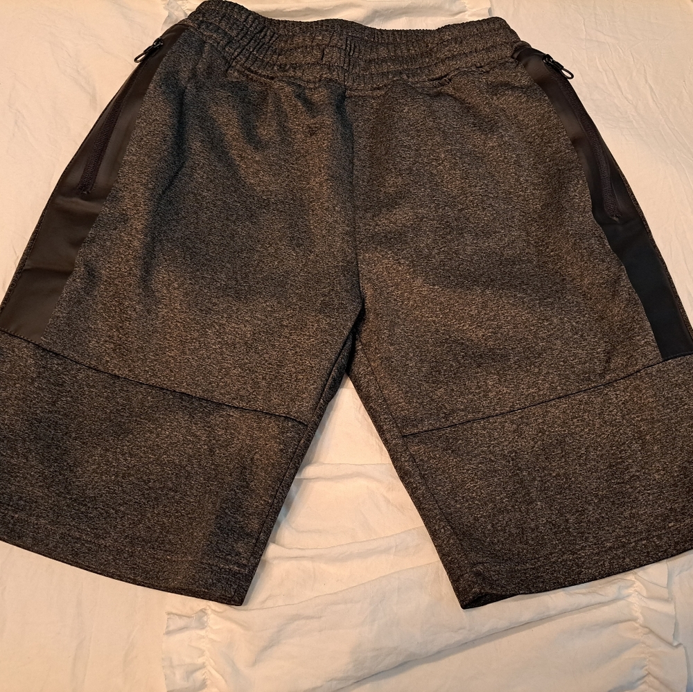 Men's Shorts Size Medium Rebel